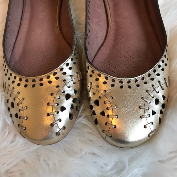 🛑 EUC CORSO COMO Leather Gold Ballet Flats - Picture 6 of 8
